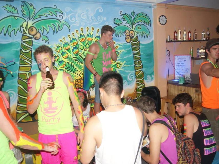 Maddy'S Hostel Ко Панган Екстериор снимка
