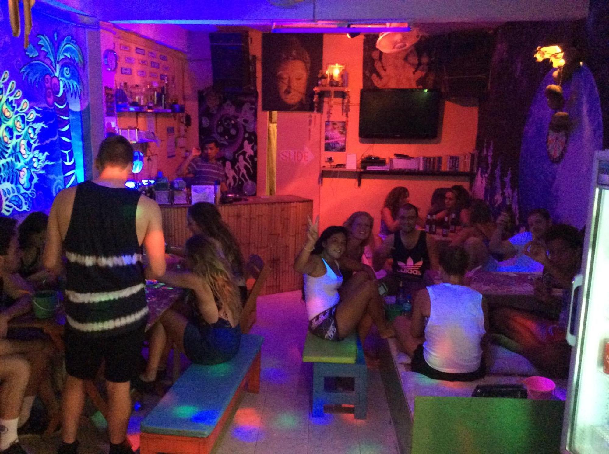 Maddy'S Hostel Ко Панган Екстериор снимка